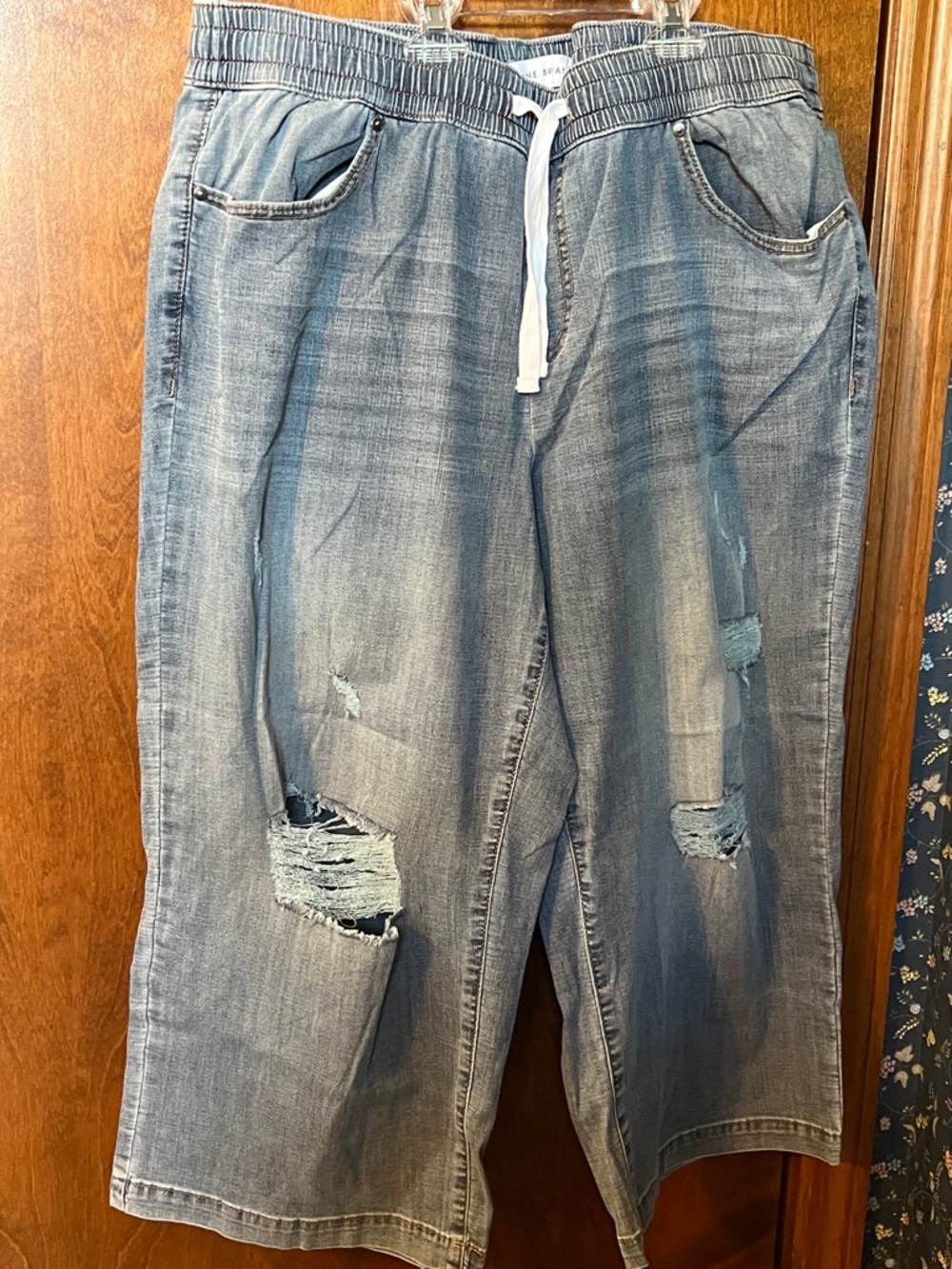 Lane Bryant Lightweight Destressed Crop Jeans 18